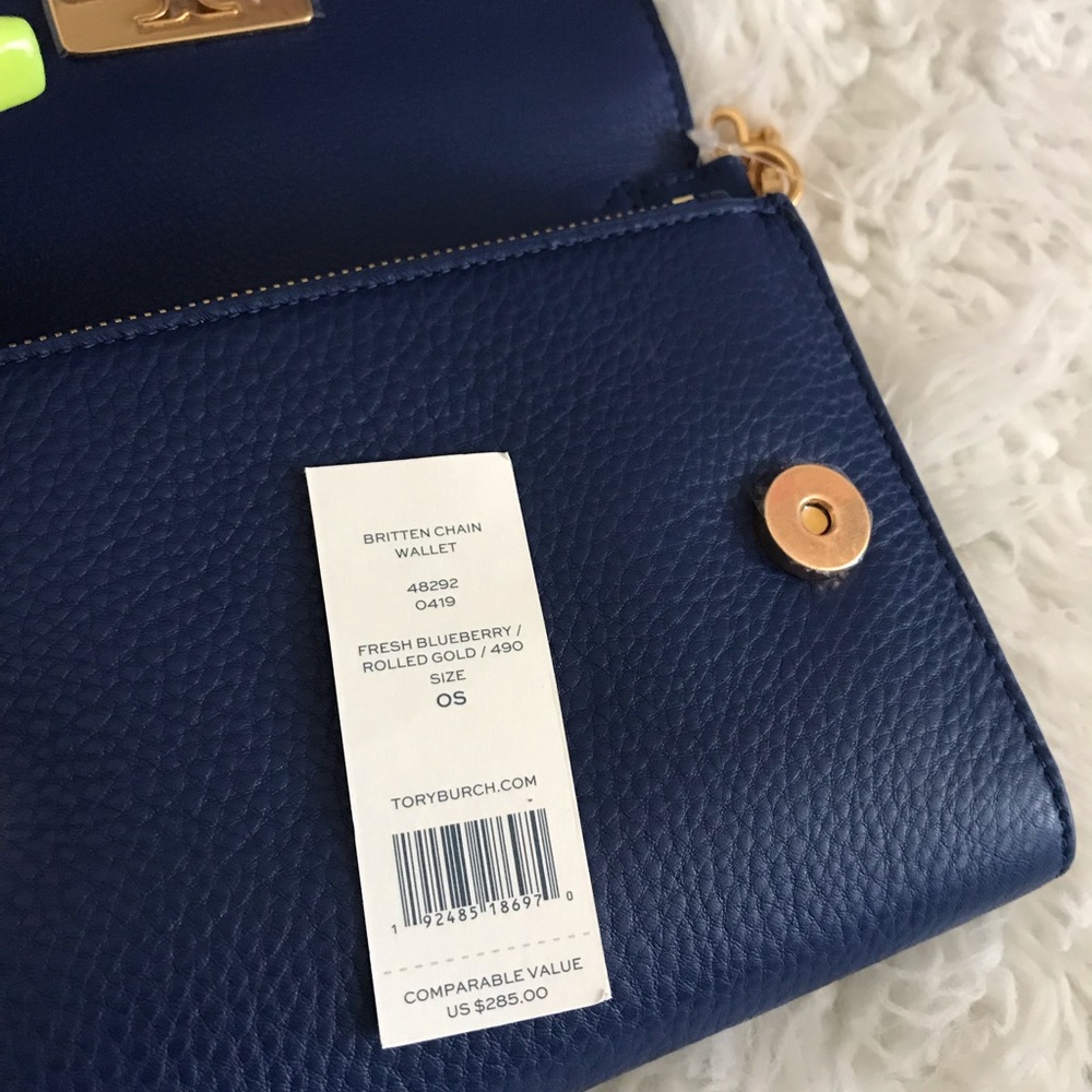 Britten Chain Wallet - Picture 3 of 5